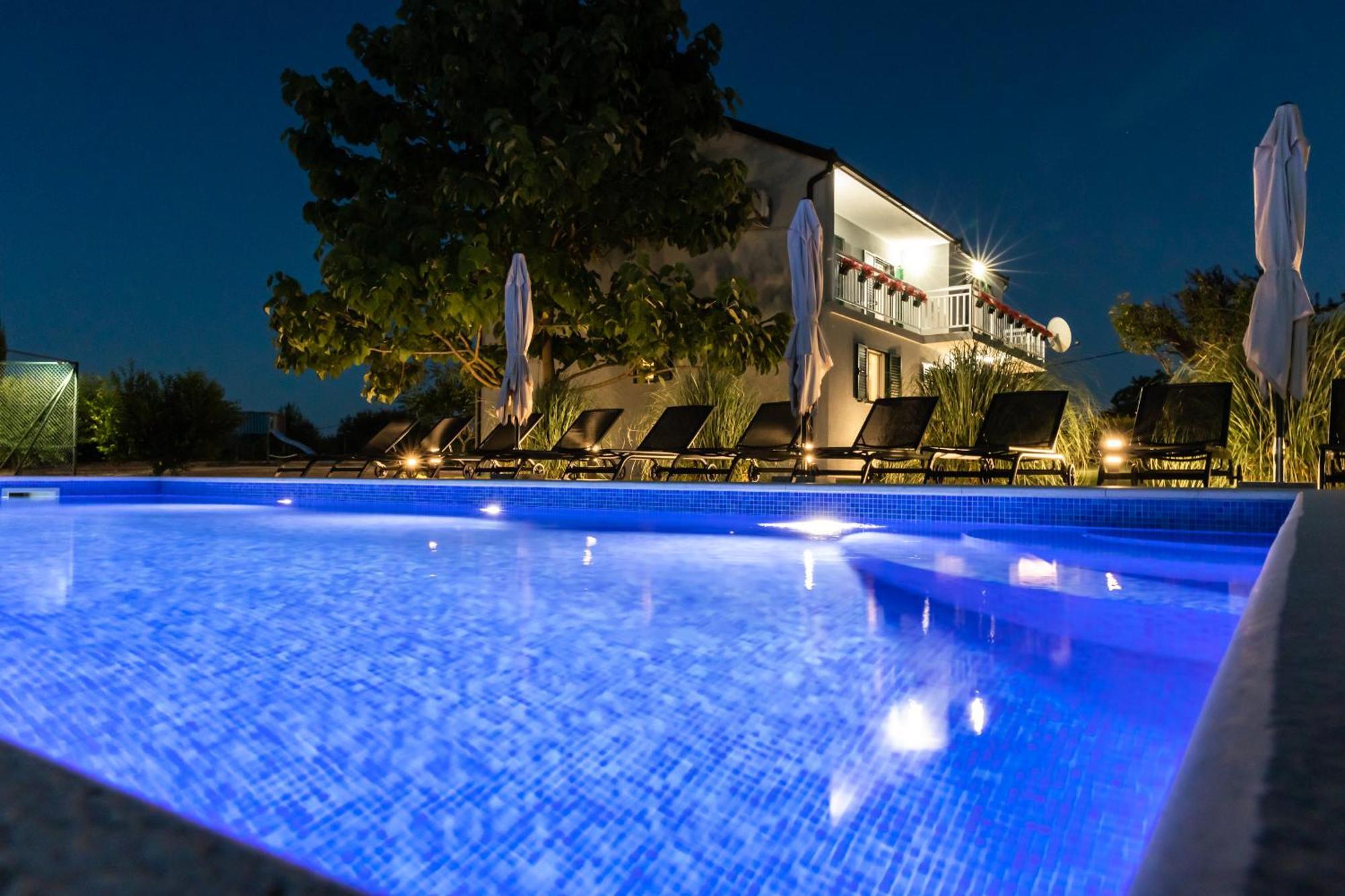 Villa Matko - Family Destination Zmijavci Exterior foto