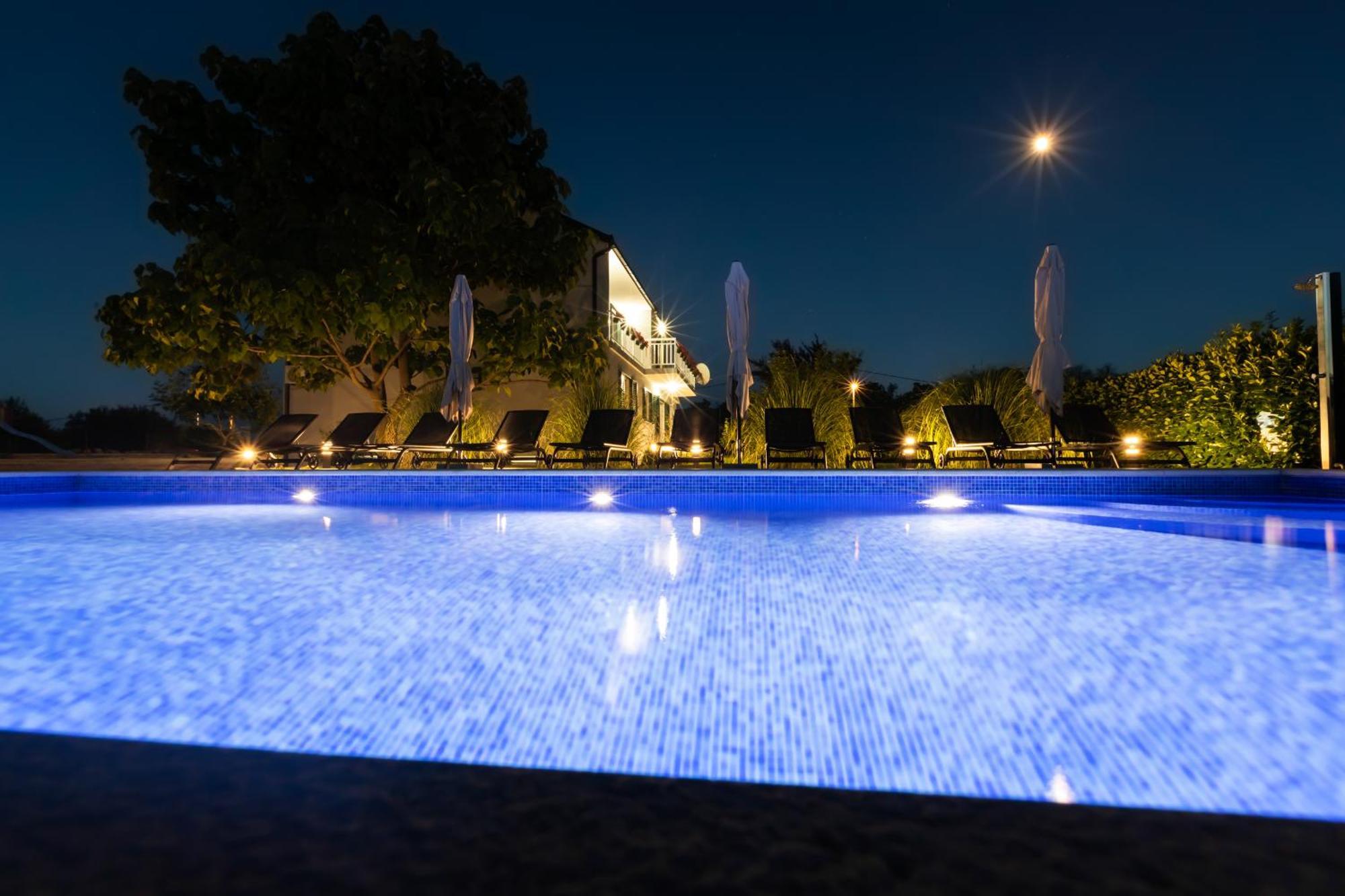 Villa Matko - Family Destination Zmijavci Exterior foto
